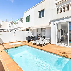 https://home2book-charming-private-pool-puerto-del-carmen.in-canary-islands.com
